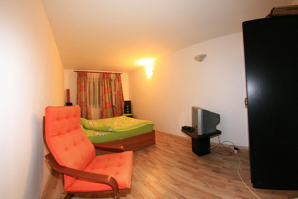 Cuibul Salamandrelor Otel Sarmizegetusa Oda fotoğraf